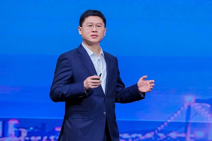 华为中国合作伙伴大会在深举行：发展伙伴“同路人”，全面加速行业智能化走深向实